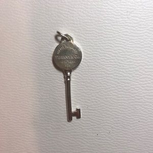 Return to Tiffany key pendant